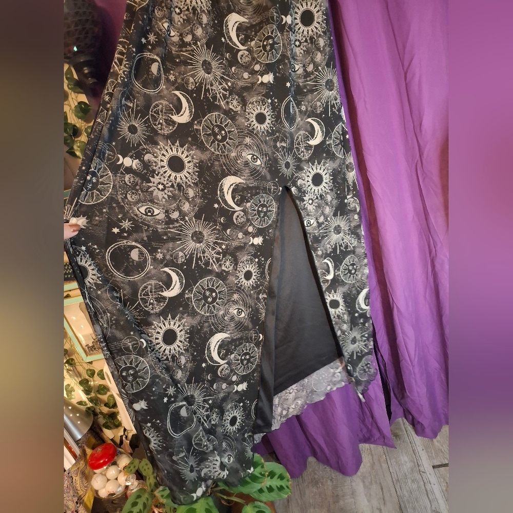 Hot Topic Plus Size Celestial Witchy Maxi Dress with slit NWT Cosmic Aura - Picture 3 of 5